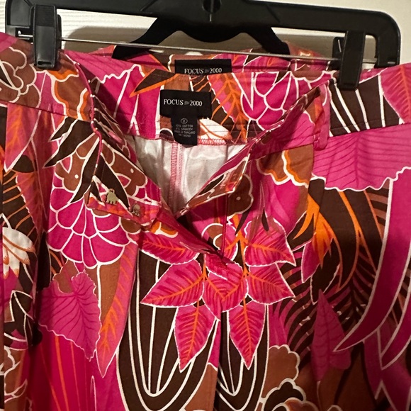 Multi color capri 2 piece - Picture 5 of 7